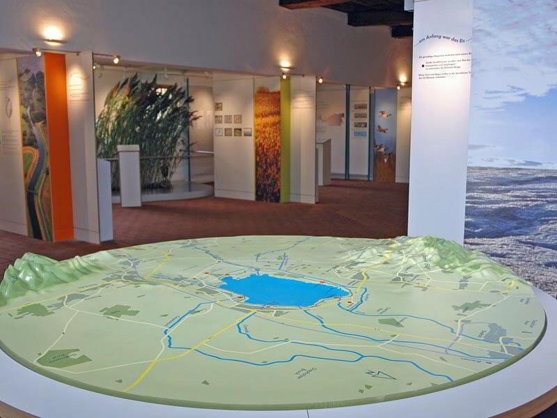 Blick in die Ausstellung der Naturschutzstation.